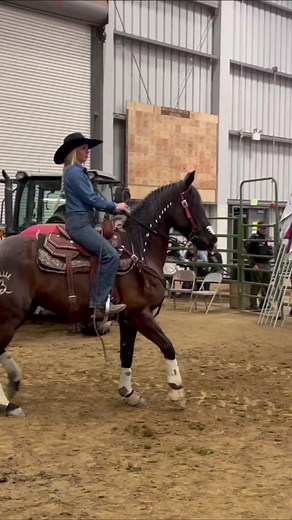 Barrel Racing at PRCA Rodeo: Overcoming Pre-Run Jitters