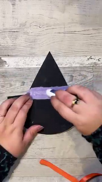 💜🧡Paper plate witch’s hat! 🎃 #craftsforkids #halloween #halloweencrafts #preschool