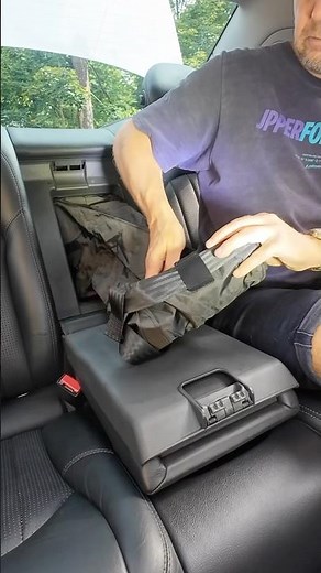 😎CLK55 AMG: Luxus und Funktion im Fond!!! 💪 #mercedes #automobile #amg #v8 #classic #luxury