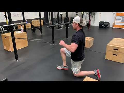 Half Kneeling Single Arm Band Row