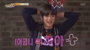 [TRANS] MASTER KEY EP 6 Sau khi mọi người đứng vào chỗ của mình JR đã hỏi Daniel một cách dễ thương rằng cậu ấy có muốn đổi chỗ không. Daniel bảo rằng chìa khóa của JR có dây màu vàng vậy nên 2 người đã đổi với nhau. Chú Seo Janghoon có vẻ rất thích Nheo nhà mình á ^^ Chú ấy bảo Nheo là : "Cậu ấy chắc hẳn phải có trái tim của một thiên thần" xong còn nói "Thấy cậu ngoài đời thế này thì tôi biết vì sao cậu được rất nhiều người yêu mến rồi." Daniel là thành viên có số vote cao nhất và đây là lần t