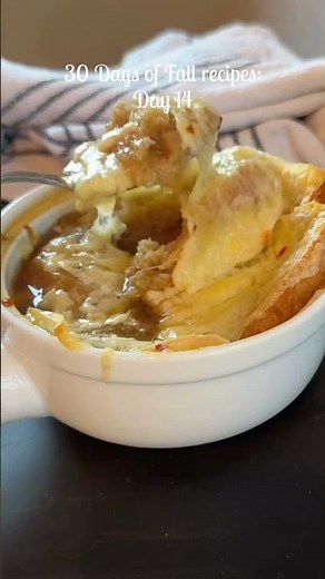 French Onion Soup Made Easy in a Slow Cooker! 🥘✨