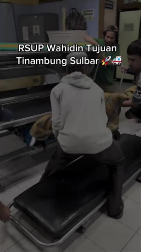 Paket Hitam: Misi Ambulan di Tinambung Sulbar