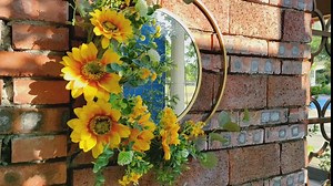 TOPIA Artificial Sunflower with Mirror Wallart, Sunflowers Wreath for Front Door Wreath Decor, Sunflower Decor for Balcony (Yellow Sunflower)