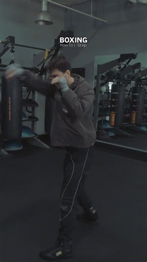Jetmir Prenga / Online 1-on-1 Boxing Coach on Instagram: "How to L-Step & Counter in Boxing ⬇️ Listen, The Best Defense In Boxing Is: NOT BEING THERE Now, how to perform the L-Step: • Push off your lead foot • Step your back foot straight back (you can do it max 2 times) • Then, step with that rear foot to the outside • And now you can step forward with your lead foot to create a new angle to counter It’s called an “L-Step” because your feet trace an L shape on the floor. Now remember champs, si