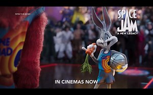 LeBron James and the Tune Squad show off their epic moves against the Goon Squad. See it for yourself! Space Jam: A New Legacy In Cinemas NOW! #SpaceJamMovie | Warner Bros. Pictures