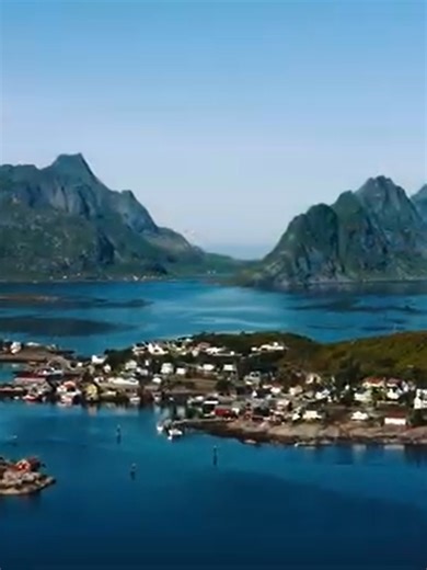 There are some actions that are permissible to do while fasting, which will not nullify the fast. For example: Taking a shower.#fy #fyp #foryoupage #trending #viral #viralvideo #viralvideos #tiktokviral #islamic #tiktokuk