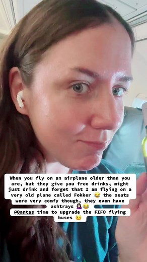 I love to travel but flying on ancient planes is not my favorite way to do it. Qantas has some amazing aircrafts but the Fokker should retire and make space for the A220. As a FIFO chef I fly a lot and well, I do like a nice plane, this one wasn’t one. 😂 @Qantas #travel #fifo #australia #aviation