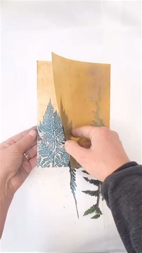 Multilayering is a really immersive process and so inspiring, I get lost in printing ink, foliage and paper for hours! There are so many possibilities with this process, more layers and colours definitely make for a richer print. It takes a lot more time and ideally more planning to achieve the results you want.. All materials, step by step guides and online workshops are listed on the website https://www.impressionsofnature.co.uk/materials link in bio if you want to give this a try… have fun! .