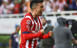 Revelan el festejo de Fernando Beltrán con Veljko Paunovic y su emotiva dedicatoria: "Esto es para usted"