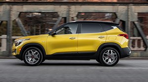 2021 Kia Seltos Pros and Cons; the Stylish SUV Has Style, Cool Design, and Interior Space