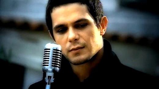 Alejandro Sanz - Amiga Mía (Official Video)