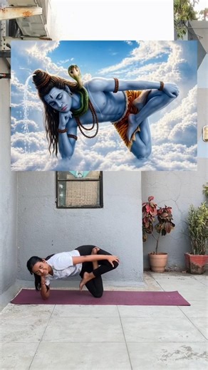 Try this knee and elbow balance - Lotus pose variation 🪷🕉️✨ #lotuspose #yoga