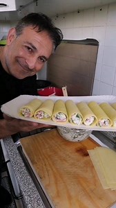 ✔️Cannelloni con ricotta, zucchine e speck✔️ #millericettesmile Ingredienti: 250gr di sfoglia sottile per lasagne 700gr di zucchine 300gr di ricotta 400gr di speck Per la besciamella: 1lt di latte intero 100gr di farina 00 100gr di burro Ricetta facilissima: Dopo aver saltato in padella le zucchine a cubetti con burro ed olio evo, aggiungere lo speck ed amalgamare alla ricotta. Farcire i cannelloni aggiungendo una listerella di Provolone. Ricoprire con la besciamella unitamente ad un po' di impa