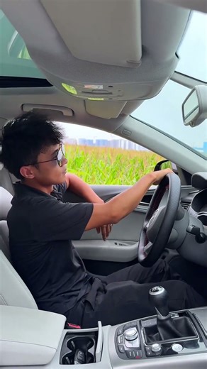 What Should A New Driver Do If They Get Stuck In A Narrow Road During Their Internship?