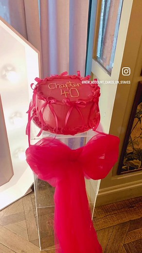 10-Inch 40th Pink Vintage Red Velvet Cake