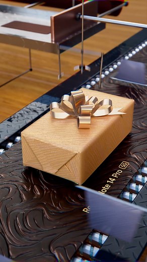 140K views · 617 reactions | Lạc vào nhà máy sáng tạo với quy trình "chế tác" Redmi Note 14 Pro 5G Vàng Sa Mạc không thể nịnh mắt hơn Tìm hiểu sản phẩm tại: https://s.mi.com/z1snLsQ0 #XiaomiVN #RedmiNote14Series #VàngSaMạc #KhoảnhKhắcĐộcBản #TạoTácAI | Xiaomi Vietnam | Facebook