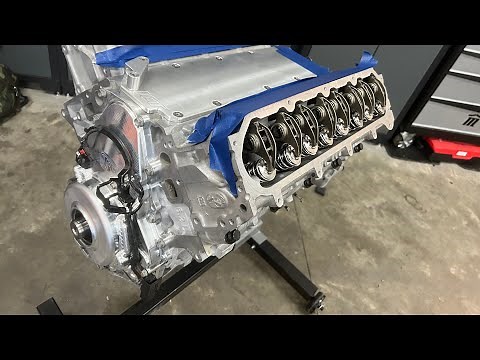 ASSEMBELING AND BOLTING ON CHEVY 6.2L LT1 HEADS