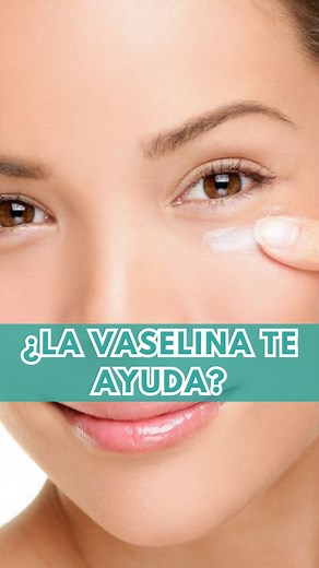 ¿ La vaselina trae beneficios a la piel? 🤔 La vaselina es increíblemente efectiva para suavizar las áreas severamente agrietadas, secas e inflamadas ✅ Los dermatólogos 👩🏼‍⚕️ la recomendamos para hidratar zonas como las uñas, codos, talones, los labios, prevenir rozaduras y ayudar a la cicatrización de heridas No se debe usar en la cara de personas con piel grasa o tendencia a padecer acné, ya que al ser tan grasa, brilla y puede obstruir el poro, produciendo granitos 😓 #CuidadoDeLaPiel #Salu