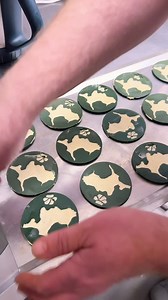 Cheese cracker, with smoked & cured cod roe mayo a brilliant snack! Taste like cheese dippers 🫶 By @claushenriksens_univers at @restaurant_mota #cod #smoked #cheese #cheesy #cured #mayo #biscuit #tuile #snack #crispy #mold | Simplistic Food