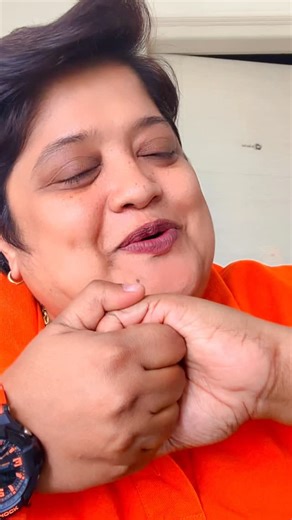 REKHA HA | Kamanabillu 🌈walking horatide nodu 👀… #kannadareels❤️ #kannadasongs😘😘🎶🎶 #instafamily❤️ #instareels #ᴅʙᴏss | Instagram