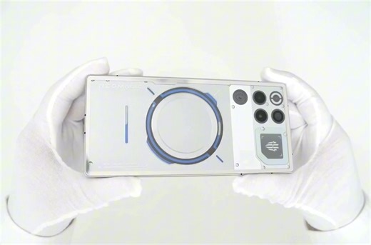 Redmagic 11 Pro: The First Phone with Liquid Cooling