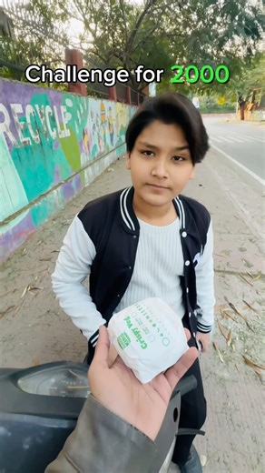 Finish burger in 4 bite win 2000 #shorts #food #money #challenge