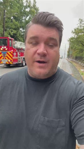 Brush fire along I-5 spreads to homes in Seattle