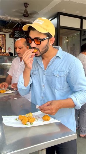 Irfan Shaikh Vlogs on Instagram: "Best Dalwada in Ahmedabad😍 Locations👇🏻👇🏻 4 ) Anand Dalwada : 3, Dayanand Rd, near BSNL Telephone Exchange, Raipur, Sherkotda, Ahmedabad, Gujarat 380022· 3 ) Vijay ratlami dalwada : Bhula bhai char rasta , kankaria road 2 ) Ambica Dalwada : Shivam Complex, G - 3, Commerce College Rd, Shri Sadma Society, Navrangpura, Ahmedabad, Gujarat 380009 1 ) New Gujarat Dalwada : 2HF8+RPW, Purshottam Mavalankar Road, Ellisbridge, Ahmedabad, Gujarat, India NEAR CH NAGRI M