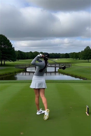 Perfect Driver Swing: Women’s Golf Swing Technique for Distance #shorts