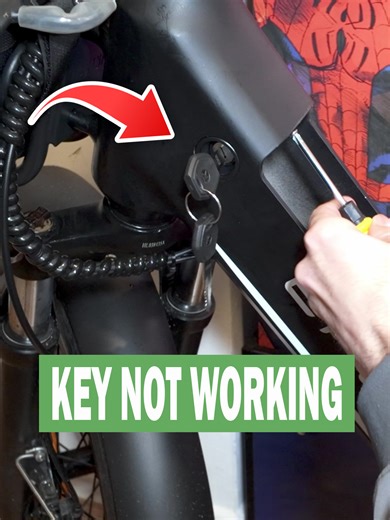 Engwe L20 3.0 Pro Battery Key Problem? How to Fix Lock & Power Issues #deliveryrider #engwe #ebike #deliverydriver #deliveroo #uber #justeat #doordash #hungrypanda #birmingham #delivery #deliveryheroes #fyp #birminghamuk
