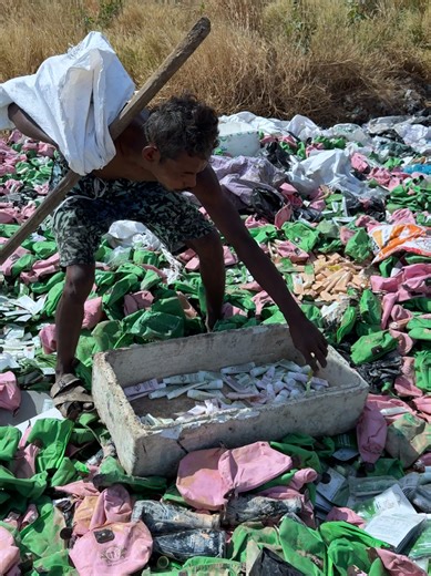 Looking Poor People At Landfill!#trend #trend #fypシ #tiktok #pageforyou