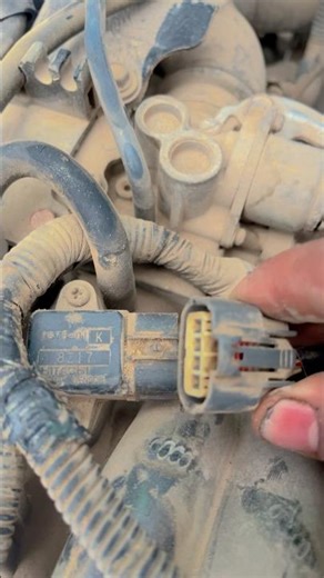 How To Remove MAP Sensor Clip | Easy Clipper Removal Guide 🚗🔧 #shorts #mechanic #carrepair