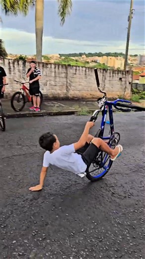 99% don't know how to do these bike tricks 😱🤯