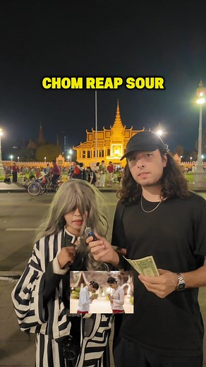 Met a kind Cambodian girl in front of the Royal Palace 🇰🇭✨ We talked about life in Phnom Penh and why Cambodia is such a beautiful place to visit — the food, the culture, and the kindness here always stand out. 🇰🇭 Top Things to Do in Cambodia: • Visit the Royal Palace & Riverside in Phnom Penh • Try Khmer classics like amok & num banh chok • Explore the temples of Angkor Wat in Siem Reap • Watch a sunset at Phnom Penh’s riverside • Talk to locals — they’re the heart of Cambodia ❤️ #Cambodia 