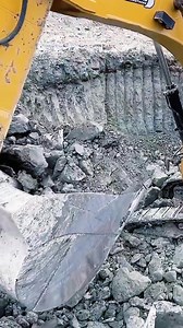 10K views · 205 reactions | CAT 6015B Excavator - Maximum Payload, Maximum Control ⚙️⛏️ #cat6015b #miningequipment #heavymachinery #fblifestyle | Earthmover Legends | Facebook