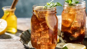 Simple And Strong Long Island Iced Tea Recipe - Tasting Table