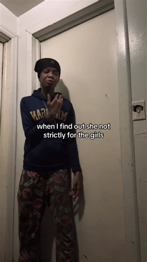 I hate ah dicked out btc like ew n wonder why yall b havin shit - cs yall fuckin on these nasty @ss niggas but me, oh ima stay on dis gay side boo I love me a pretty ass female 😘 #fypシ #1715 #fake #fypシ゚viral #wlw