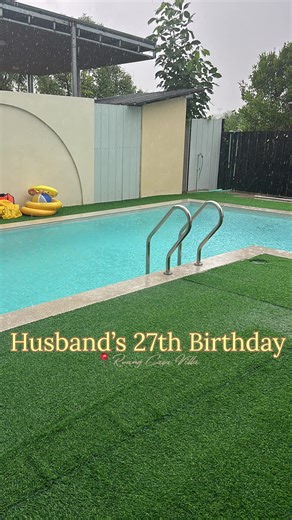 Husband’s 27th Birthday Rented a villa to celebrate my Husband’s birthday as well as hosting an intimate end of year family gathering at @ruang.casa_ Villa: @ruang.casa Deco: @decorbykelly.bn Really enjoyed our stay here, very spacious with 5 rooms and really satisfied with the facilities provided. Hehe. Will definitely rent again. #bruneihomestay #eventspacebrunei