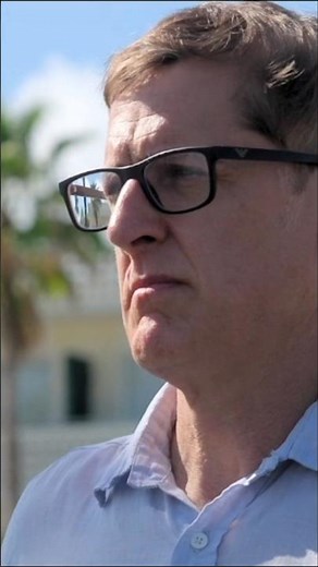 Louis Theroux Asks Tate Fans to Explain "The Matrix"