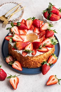 Homemade Angel Food Cake - I Heart Eating