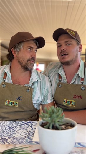 De Bakker & De Skinker on Instagram: "KULINÊRE LANGPAD Die 26ste Februarie vertrek ons op ‘n toer deur die land en wil graag orals waar ons stop, een van die streek/dorp/stad se groot kos geeste ontmoet en iets by hulle leer - maw, ons sal graag ‘n kombuis of ‘n braaivuur met hulle wil deel. Die roete verloop as volg: 26 Feb: Aberdeen - Douglas 27 Feb: Douglas - Skuinsdrif 28 Feb: Skuinsdrif 1 Mrt: Skuinsdrif - Lephalale 2 Mrt: Lephalale - Pretoria 3 Mrt: Pretoria - Drakensberge [🎁 JC verjaar,