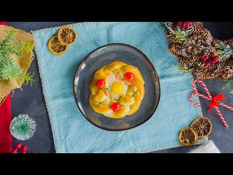 Eggs In A Nest Breakfast Wreath: An Easy Breakfast Recipe For Christmas Morning