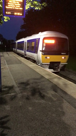 Class 165 departing Little Kimble #railway #train #nationalrail #buckinghamshire #choochoo