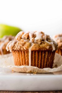 Apple Cinnamon Crumb Muffins - Sally's Baking