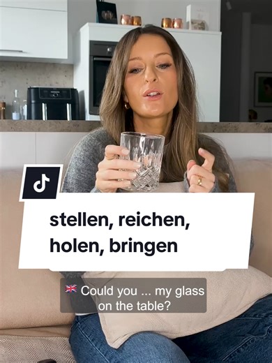 🇩🇪 Let's Learn German Transkript: 💁🏼‍♀️Könntest du das Glas auf den Tisch ...? 👩🏼‍🏫...stellen. 💁🏼‍♀️Könntest du mir die Erdnüsse...? 👩🏼‍🏫...reichen/geben. 💁🏼‍♀️Der Ton ist zu .... 👩🏼‍🏫...leise. 💁🏼‍♀️Könntest du...? 👩🏼‍🏫...lauter machen. 💁🏼‍♀️Könntest du Wasser aus der Küche...? 👩🏼‍🏫...holen/bringen. 🇬🇧Transkript: 💁🏼‍♀️Could you ....the glass on the table? 👩🏼‍🏫…put. 💁🏼‍♀️Could you ... me the peanuts? 👩🏼‍🏫…pass / give. 💁🏼‍♀️The sound is too … 👩🏼‍🏫…low. �