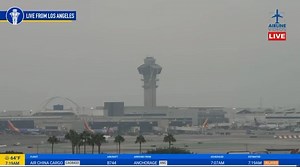 2.7M views · 5.2K reactions | Intense moment caught on our new LAX 24/7 cam!  A last-minute go-around after a 787 didn’t clear the runway fast enough. Listen to this!  #airlinevideoslive #airlinevideos #laxairport #aviation #aviationgeek #airplanes #aviationlovers | AIRLINE VIDEOS | Facebook