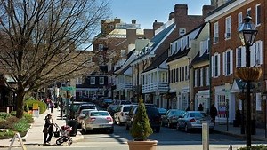 These 10 'dynamic' college towns often provide lasting homes | College Connection