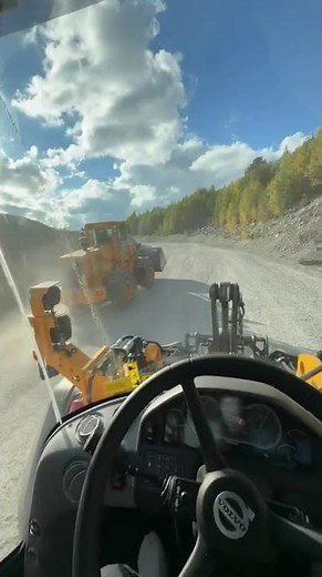 Ljungby vs Volvo #ljungby #volvo #wheelloader #power #shorts