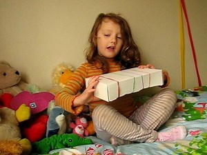 HOW TO MAKE A BOX GUITAR